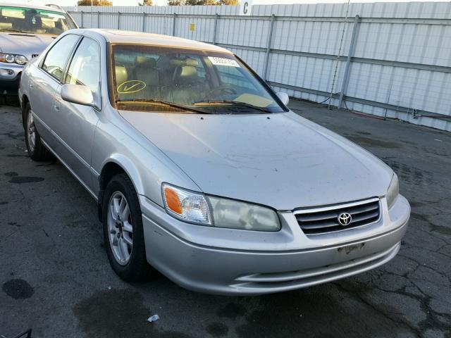 4T1BF28K21U121398 - 2001 TOYOTA CAMRY LE 银色 照片 1