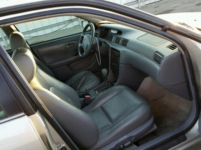 4T1BF28K21U121398 - 2001 TOYOTA CAMRY LE SILVER photo 5