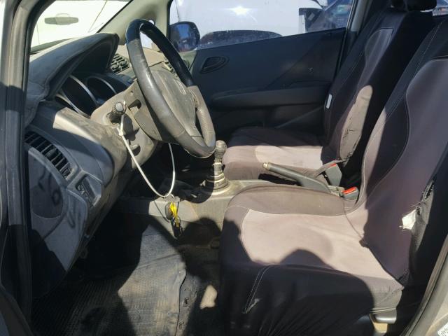 JHMGD37647S060147 - 2007 HONDA FIT S SILVER photo 5