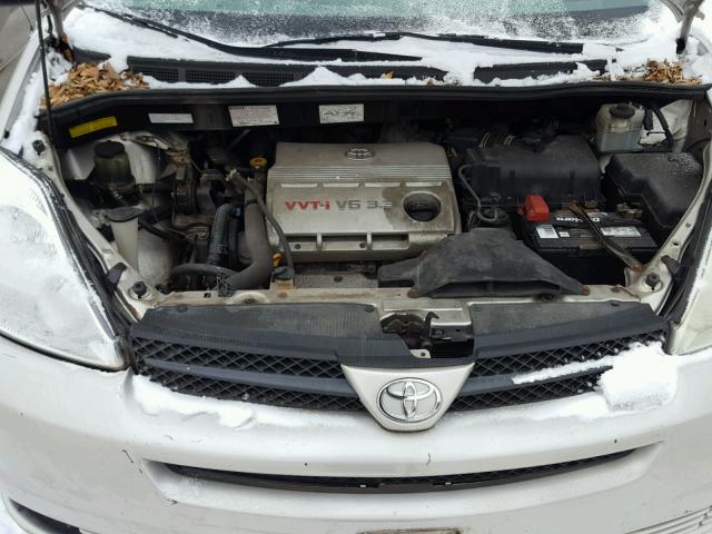 5TDBA23C74S012611 - 2004 TOYOTA SIENNA LE GRAY photo 7