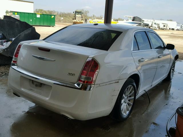 2C3CCAAG0CH127115 - 2012 CHRYSLER 300 WHITE photo 4