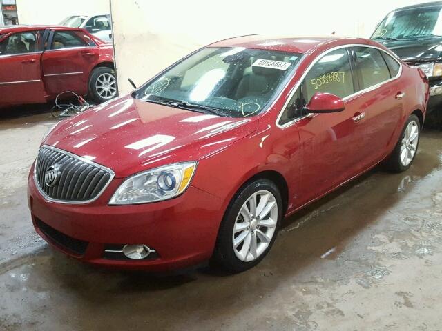 1G4PP5SK7D4130499 - 2013 BUICK VERANO RED photo 2