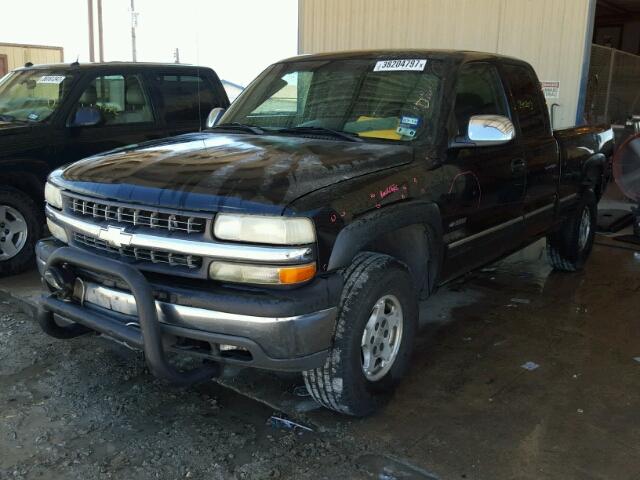 2GCEK19T821322380 - 2002 CHEVROLET SILVERADO BLACK photo 2