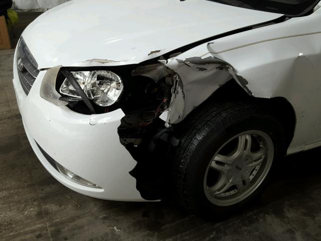 KMHDU46D09U726711 - 2009 HYUNDAI ELANTRA GL WHITE photo 9