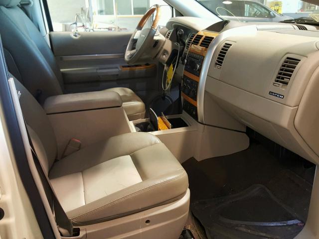 1A8HW58268F113540 - 2008 CHRYSLER ASPEN LIMI 白色 照片 5