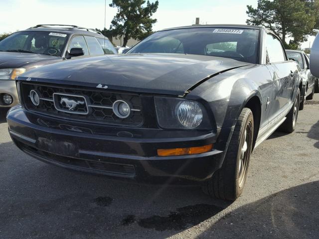 1ZVHT84N575271452 - 2007 FORD MUSTANG BLACK photo 2