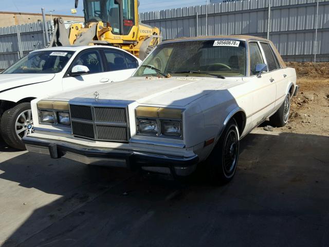 1B3BG56P0HX787980 - 1987 DODGE DIPLOMAT S WHITE photo 2