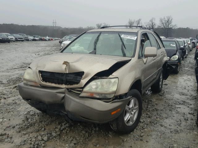 JTJGF10U820125320 - 2002 LEXUS RX 300 GOLD photo 2