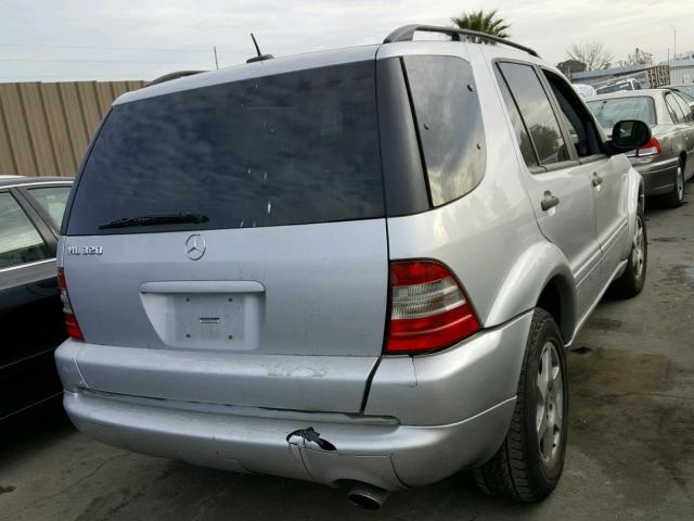 4JGAB54E31A245495 - 2001 MERCEDES-BENZ ML 320 SILVER photo 4