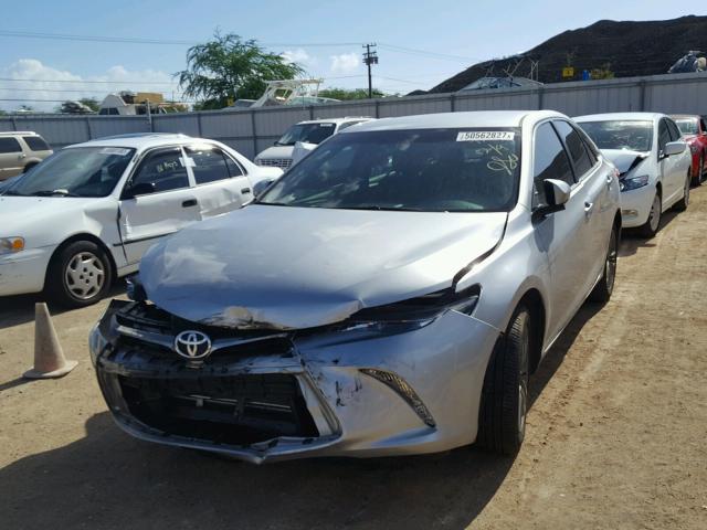 4T1BF1FK6GU158105 - 2016 TOYOTA CAMRY LE SILVER photo 2