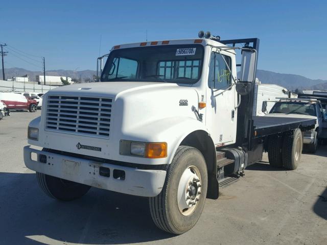 1HTSDAAN7WH602825 - 1998 INTERNATIONAL 4000 4900 WHITE photo 2