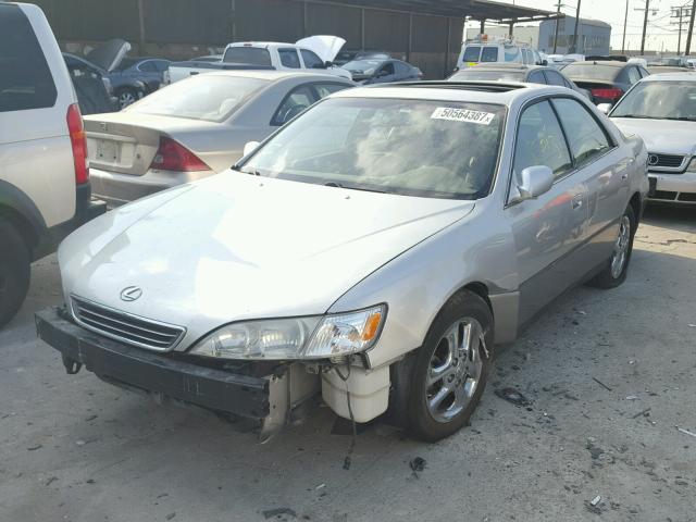 JT8BF28G6Y0249482 - 2000 LEXUS ES 300 GRAY photo 2