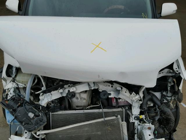 JTLKE50E481058710 - 2008 SCION XB WHITE photo 7