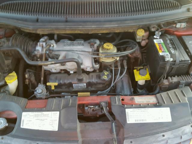 2C8GP74L61R295425 - 2001 CHRYSLER TOWN & COU RED photo 7