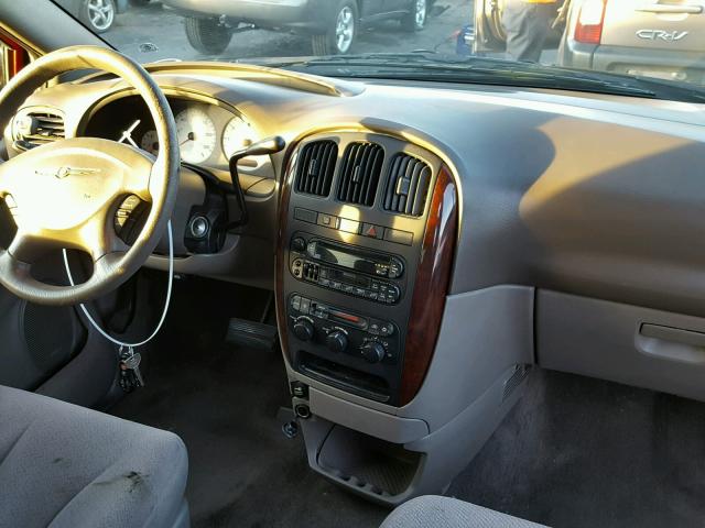 2C8GP74L61R295425 - 2001 CHRYSLER TOWN & COU RED photo 9