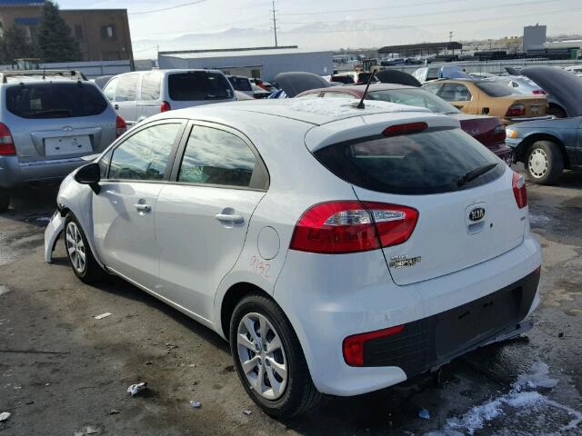 KNADM5A36G6676601 - 2016 KIA RIO LX WHITE photo 3