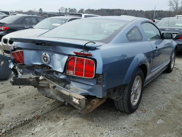 1ZVFT80N075237108 - 2007 FORD MUSTANG BLUE photo 4