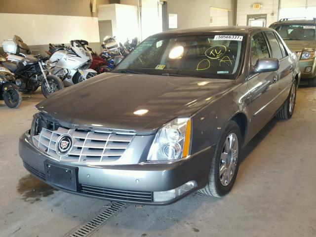 1G6KD57YX8U154924 - 2008 CADILLAC DTS GRAY photo 2