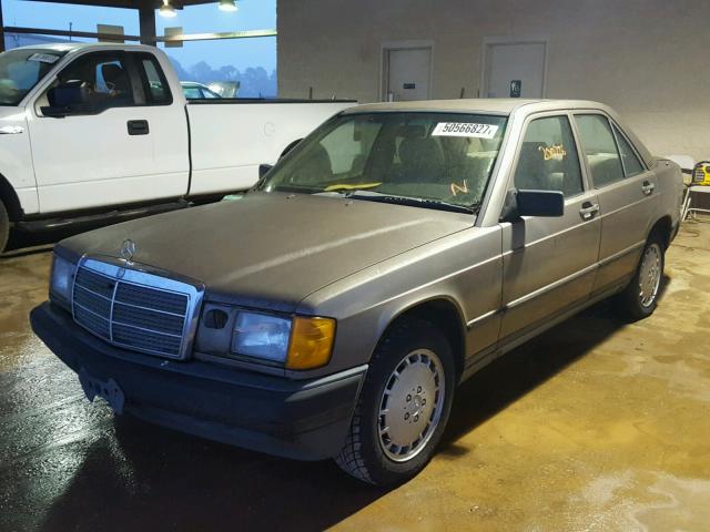 WDBDA28D5HF361152 - 1987 MERCEDES-BENZ 190 E 2.3 GOLD photo 2