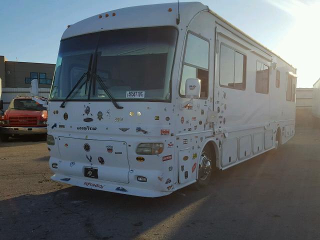 4UZAAHDC14CN57097 - 2004 ALFA ROMEO MOTORHOME WHITE photo 2