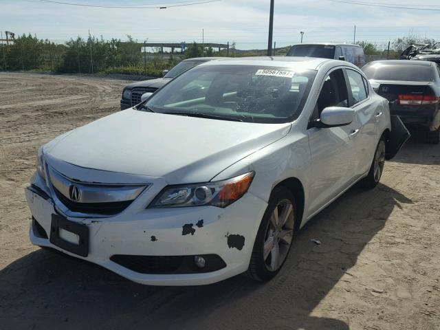 19VDE1F7XEE012015 - 2014 ACURA ILX 20 TEC WHITE photo 2