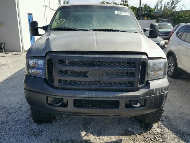 1FTWX31P85EA30490 - 2005 FORD F350 SRW S BROWN photo 9