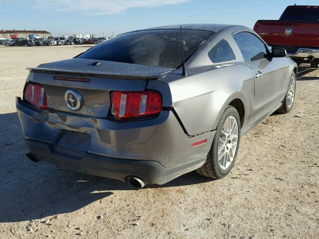 1ZVBP8AMXC5258759 - 2012 FORD MUSTANG SILVER photo 4