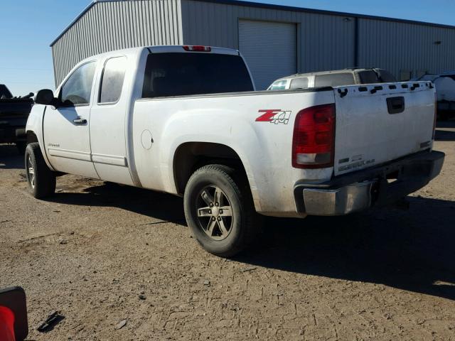 1GTR2VE39BZ175878 - 2011 GMC SIERRA K15 WHITE photo 3