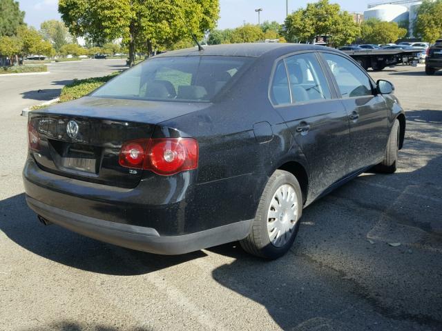 3VWJZ71K88M010400 - 2008 VOLKSWAGEN JETTA S BLACK photo 4