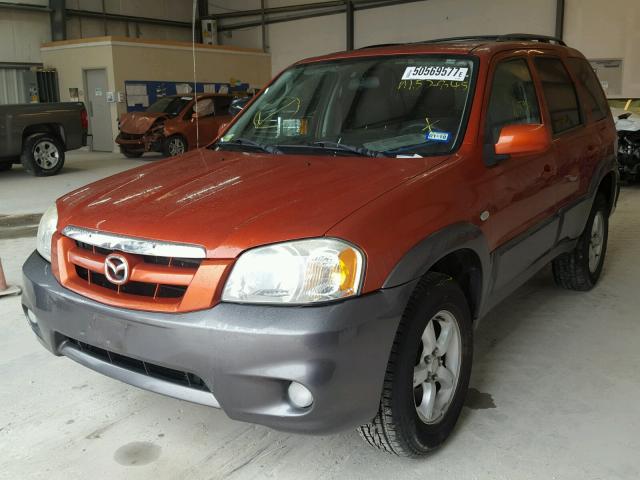 4F2YZ04105KM52845 - 2005 MAZDA TRIBUTE S ORANGE photo 2