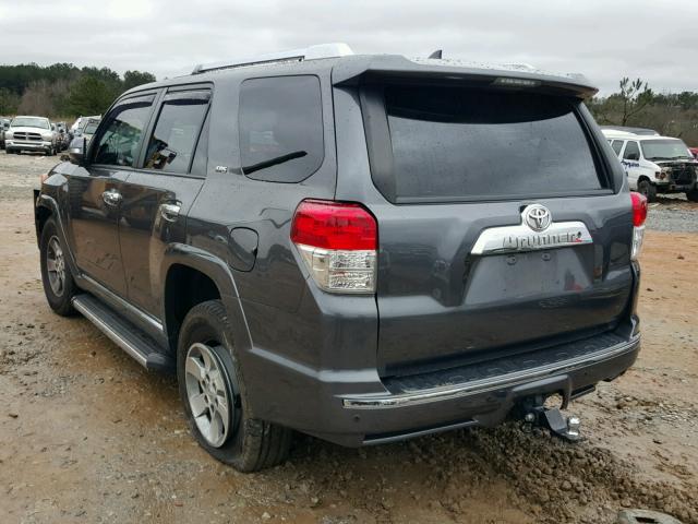 JTEZU5JR5D5062892 - 2013 TOYOTA 4RUNNER SR GRAY photo 3