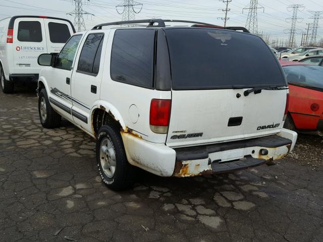 1GNDT13W9Y2403383 - 2000 CHEVROLET BLAZER WHITE photo 3