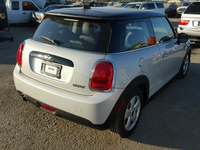 WMWXP5C32H3C64277 - 2017 MINI COOPER WHITE photo 4