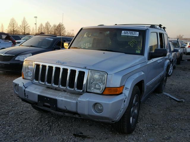 1J8HG58246C275873 - 2006 JEEP COMMANDER SILVER photo 2