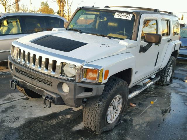 5GTDN136968128037 - 2006 HUMMER H3 WHITE photo 2