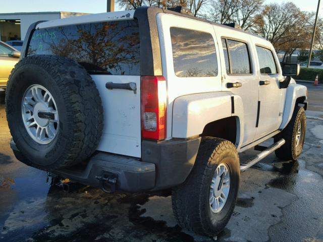 5GTDN136968128037 - 2006 HUMMER H3 WHITE photo 4