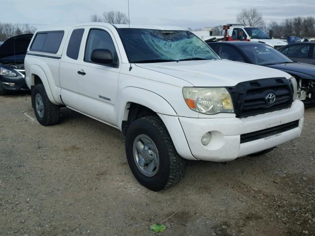 5TETU62NX6Z153927 - 2006 TOYOTA TACOMA PRE WHITE photo 1