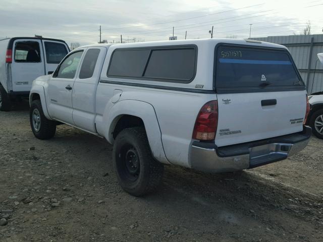 5TETU62NX6Z153927 - 2006 TOYOTA TACOMA PRE WHITE photo 3