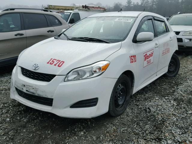 2T1KU4EEXDC930816 - 2013 TOYOTA COROLLA MA WHITE photo 2