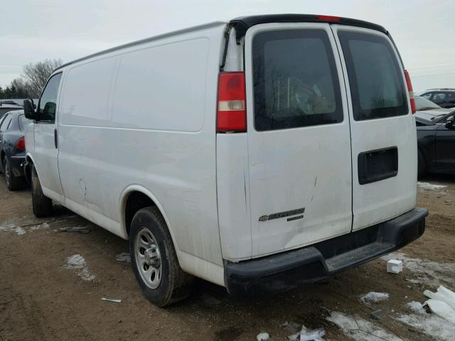 1GCSGAFX2B1118708 - 2011 CHEVROLET EXPRESS G1 WHITE photo 3