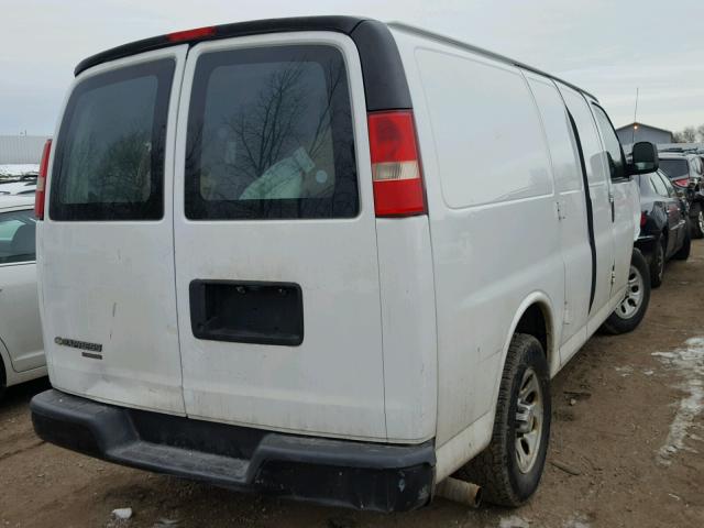 1GCSGAFX2B1118708 - 2011 CHEVROLET EXPRESS G1 WHITE photo 4