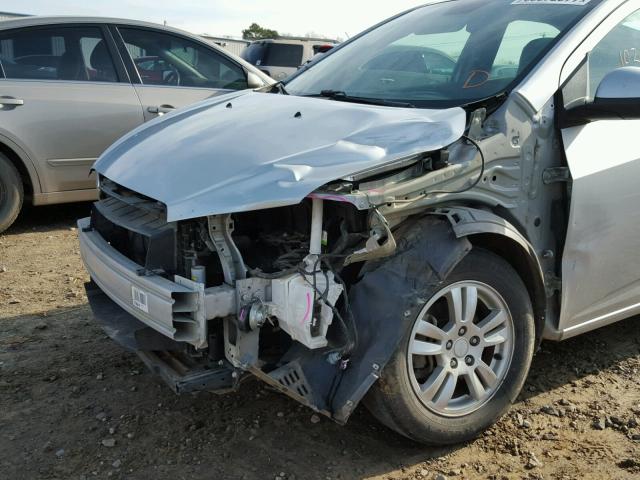 1G1JC5SH8D4141840 - 2013 CHEVROLET SONIC LT SILVER photo 9