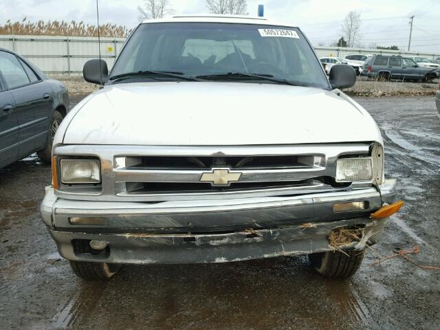 1GCCS14Z9RK115252 - 1994 CHEVROLET S TRUCK S1 WHITE photo 9