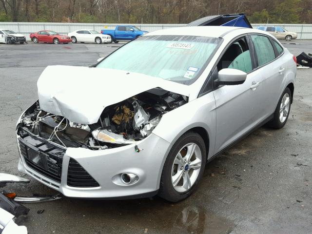 1FAHP3F27CL473024 - 2012 FORD FOCUS SE SILVER photo 2