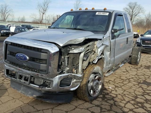 1FT7X2B68GEC81002 - 2016 FORD F250 SUPER SILVER photo 2