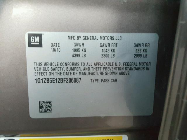 1G1ZB5E12BF206087 - 2011 CHEVROLET MALIBU LS رمادي صورة 10