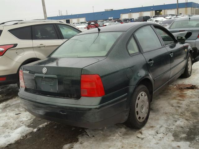 WVWMA63B1XE356887 - 1999 VOLKSWAGEN PASSAT GLS GREEN photo 4