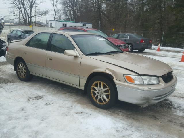 JT2BF22K910331137 - 2001 TOYOTA CAMRY CE GOLD photo 1