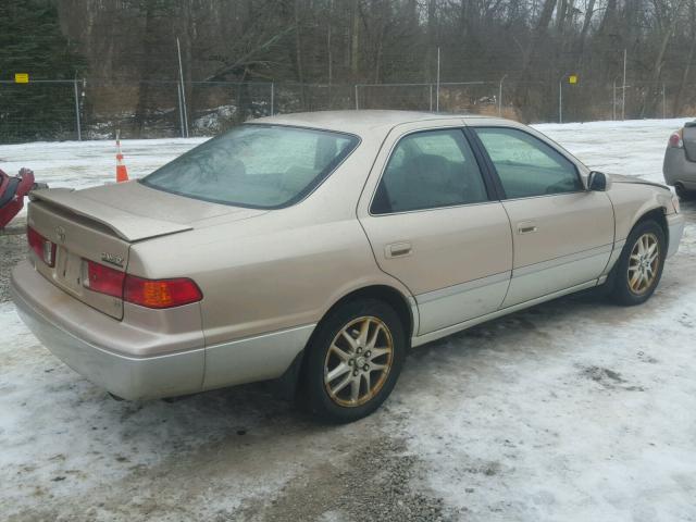 JT2BF22K910331137 - 2001 TOYOTA CAMRY CE GOLD photo 4