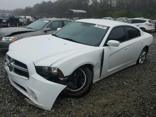 2C3CDXBG1EH192881 - 2014 DODGE CHARGER SE WHITE photo 2